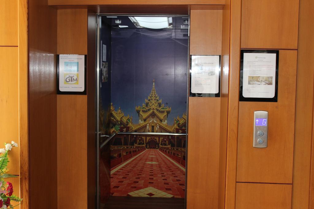 Hotel Kan Kaw Yangon Luaran gambar