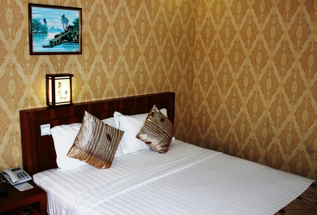 Hotel Kan Kaw Yangon Luaran gambar